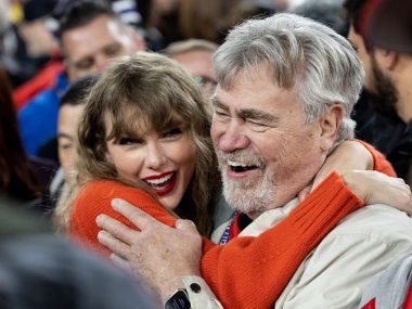 Swifties hail Travis Kelce's dad after brutal response to Taylor Swift's stalker being arrested