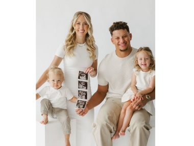 Patrick And Brittany Mahomes Announce Baby Number 3