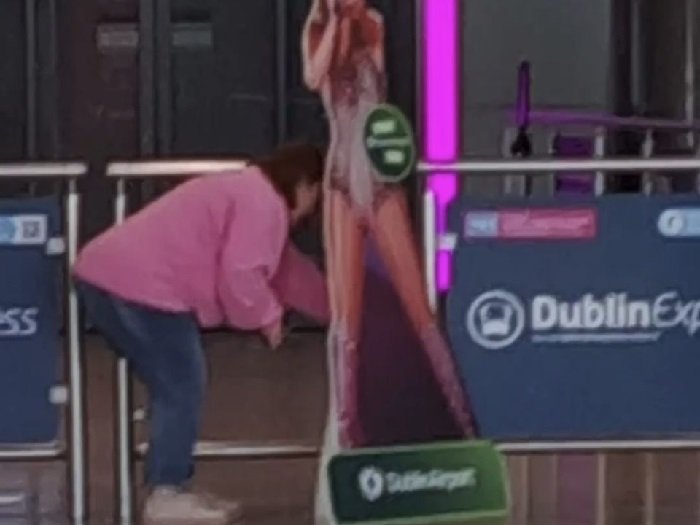 Taylor Swift robbed from Dublin airport by Fearless thief 