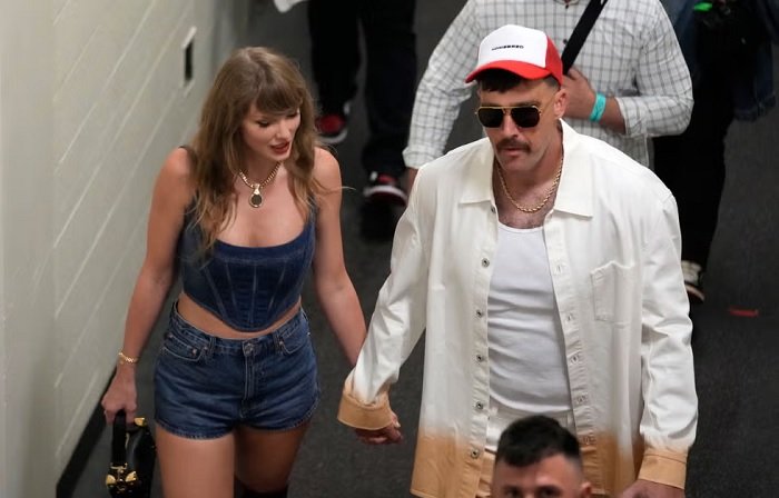 What Taylor Swift Did for Travis Kelce After Chiefs-Falcons Game