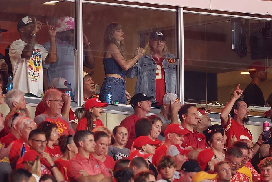 Travis Kelce's Mom Donna Kelce Has a Hat Bearing Tributes to Taylor Swift and Her Son