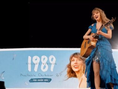 Taylor Swift Sings Surprise 1989 Mashup for 10-Year Anniversary