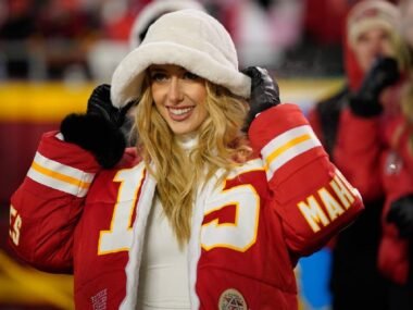 Swifties, NFL Fans Loved Brittany Mahomes' Monday Night Football Outfit