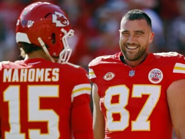 Patrick Mahomes Reacts to Travis Kelce’s 3-Word Message After Chiefs-Panthers Game