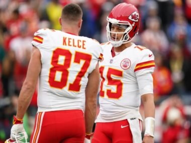 Travis Kelce gets frustrated with Patrick Mahomes after missed catch in Chiefs vs Panthers