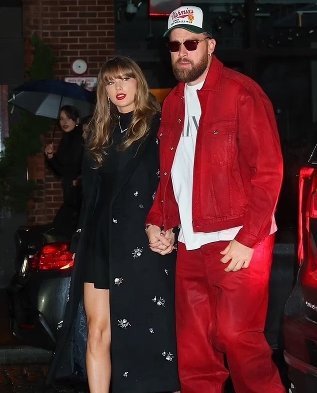 Taylor Swift fans give the same verdict on Travis Kelce's latest date night outfit