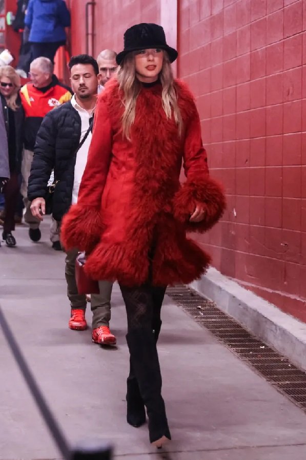 Taylor Swift Styles an Opulent Crimson Fur Coat Like a Chiefs Game Mini Dress