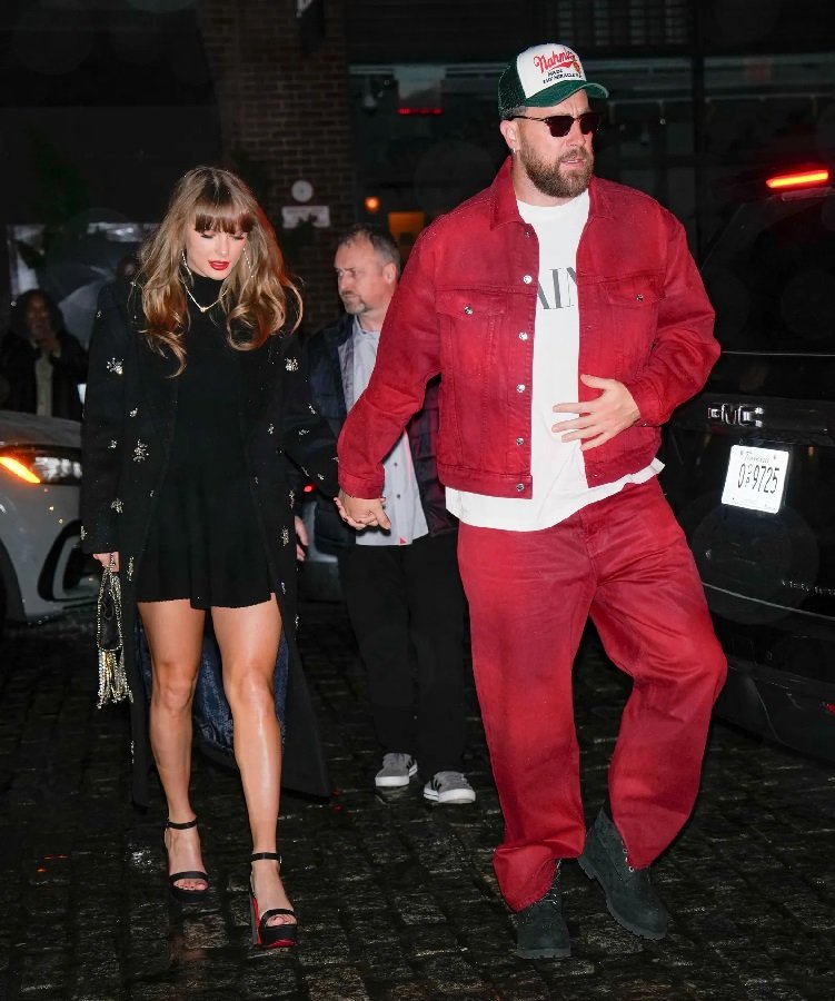 Taylor Swift Was Dripping in Diamonds During Night Out with Travis Kelce