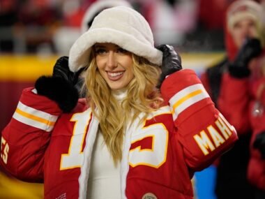 Brittany Mahomes Turning Heads With 2-Word Message After Chiefs Christmas Party