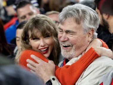 Travis Kelce's dad plans special birthday gift for Taylor Swift