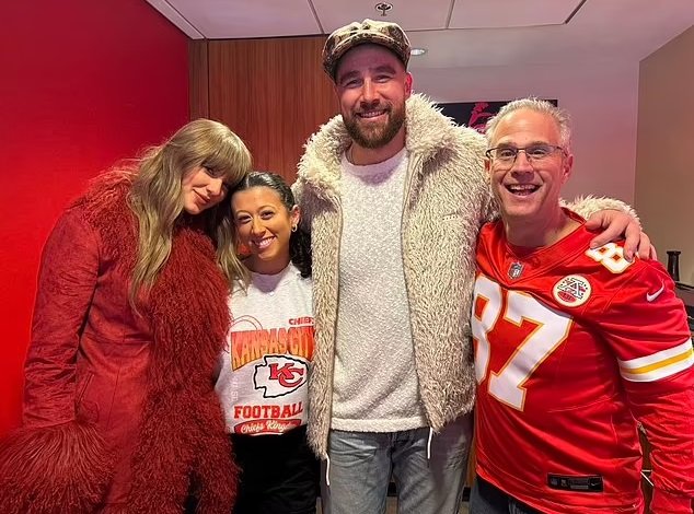 Will Taylor Swift be at Chiefs vs Steelers to cheer on Travis Kelce on Christmas Day?