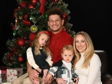 Brittany Mahomes' Christmas Photos Turns Heads Before Chiefs-Steelers Game