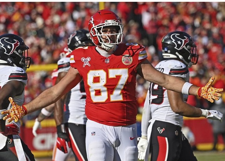 Erin Andrews 2-Word Strong Message to Taylor Swift as Travis Kelce’s NSFW Post Goes Viral