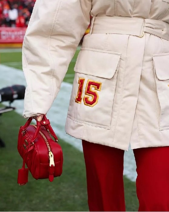 Brittany Mahomes Sweetly Honored Patrick With Her Outfit at Chiefs' Game 6 Days Postpartum