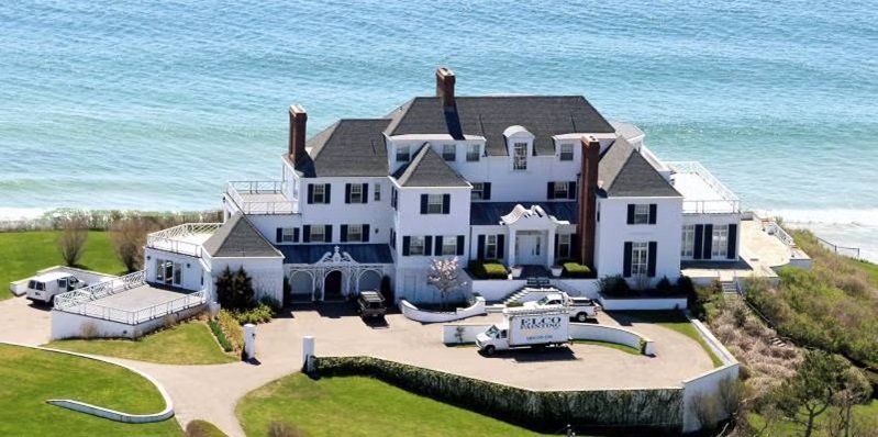 Taylor Swift Planning Major Change at $17.75 Million Mansion For Chiefs Travis Kelce