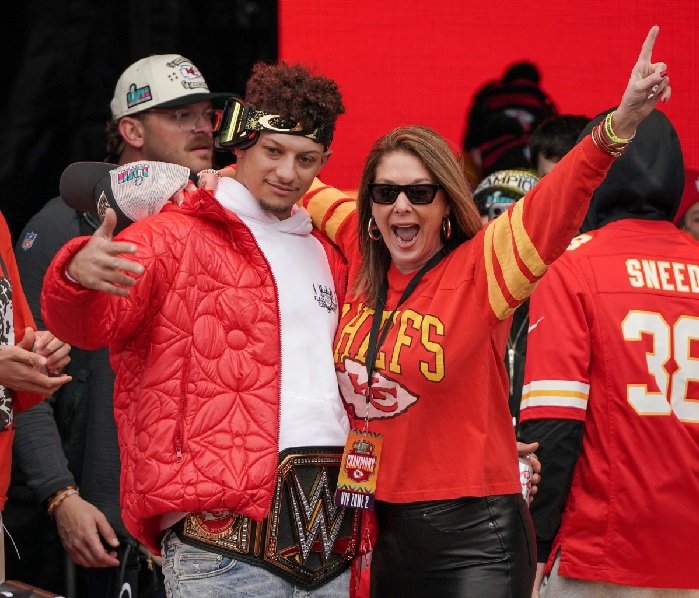 Patrick Mahomes' mother Randi grateful as Chiefs secure playoff win on her 52nd birthday