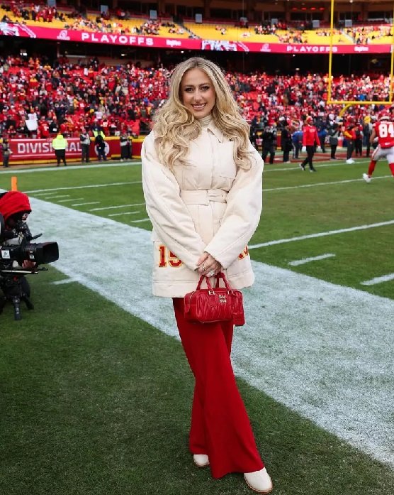 Brittany Mahomes Sweetly Honored Patrick With Her Outfit at Chiefs' Game 6 Days Postpartum