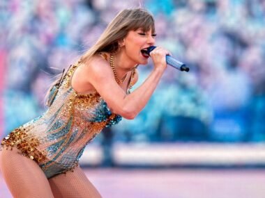 Taylor Swift's Dance Performance on 'Eras Tour' Comes Under Fire