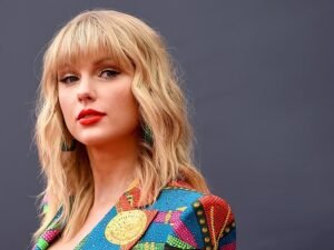 Fans Divided Over Bombshell Report on Taylor Swift's Career Move